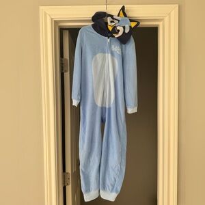Bluey: Kids Bluey One-Piece Zip Up Costume 
Size: 6

*Worn once for Halloween